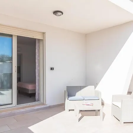 Milo Vacanze Apartment Torre Pali
