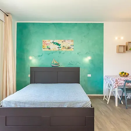 Milo Vacanze Apartment Torre Pali