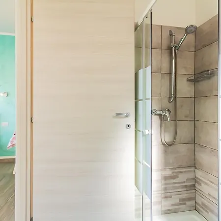 Milo Vacanze * Торре-Пали